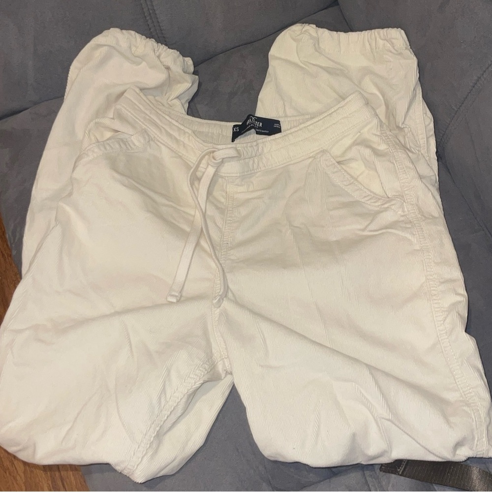 White hollister adjustable rise parachute baggy sweatpants, never worn, NWOT
